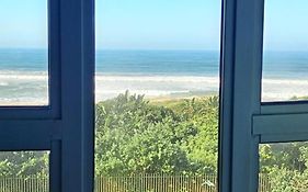 Breezy Seaview- On The Beach