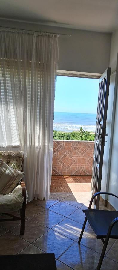 Breezy Seaview- On The Beach Amanzimtoti Luaran gambar